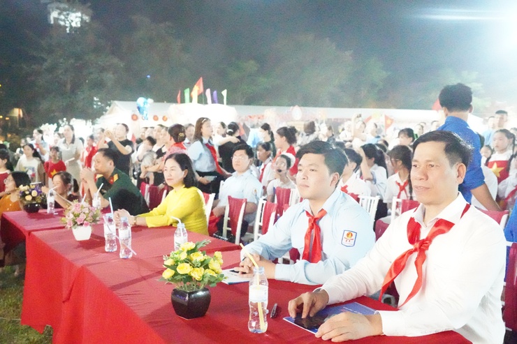 Liên hoan văn nghệ “85 mùa hoa – Đội ta lớn lên cùng đất nước”- Ảnh 6.