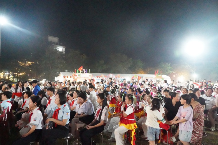 Liên hoan văn nghệ “85 mùa hoa – Đội ta lớn lên cùng đất nước”- Ảnh 9.