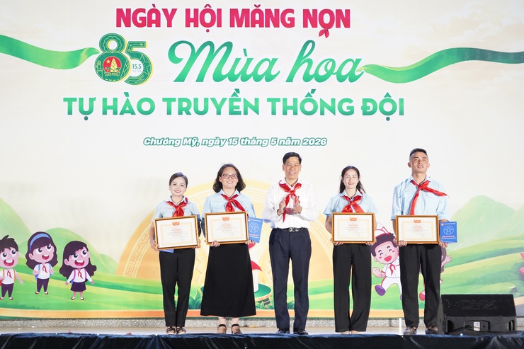 Liên hoan văn nghệ “85 mùa hoa – Đội ta lớn lên cùng đất nước”- Ảnh 12.