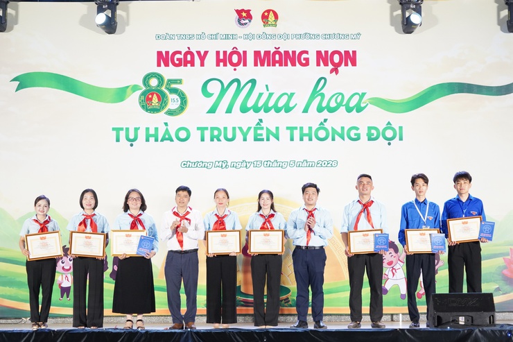 Liên hoan văn nghệ “85 mùa hoa – Đội ta lớn lên cùng đất nước”- Ảnh 13.