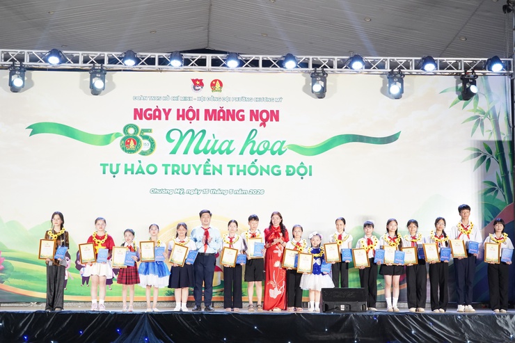 Liên hoan văn nghệ “85 mùa hoa – Đội ta lớn lên cùng đất nước”- Ảnh 15.