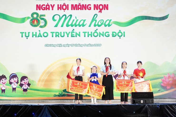 Liên hoan văn nghệ “85 mùa hoa – Đội ta lớn lên cùng đất nước”- Ảnh 17.