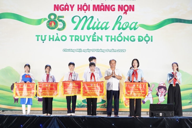 Liên hoan văn nghệ “85 mùa hoa – Đội ta lớn lên cùng đất nước”- Ảnh 21.