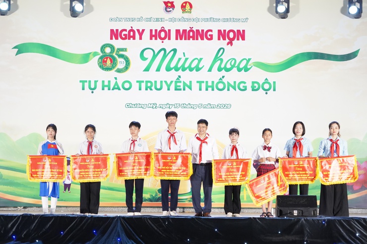 Liên hoan văn nghệ “85 mùa hoa – Đội ta lớn lên cùng đất nước”- Ảnh 22.
