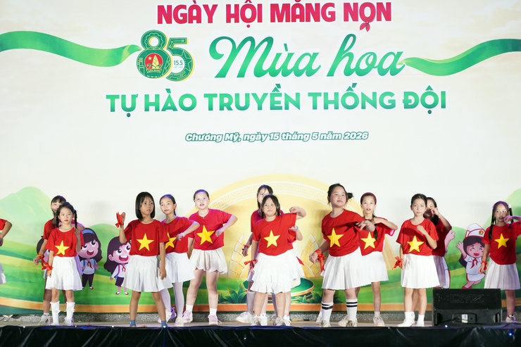 Liên hoan văn nghệ “85 mùa hoa – Đội ta lớn lên cùng đất nước”- Ảnh 24.