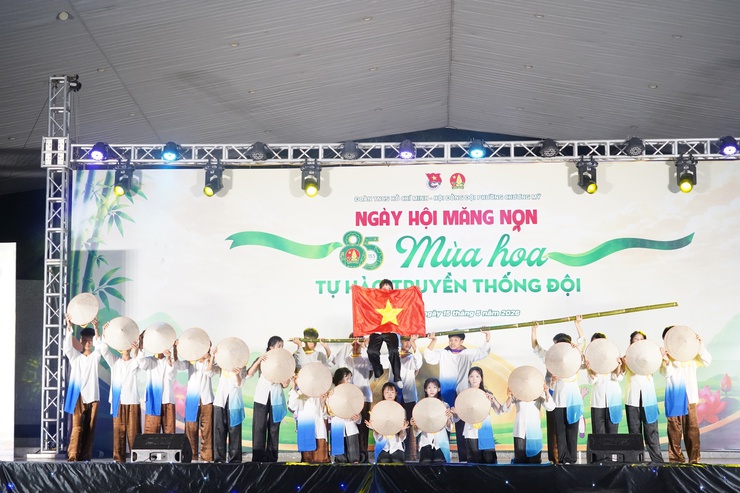 Liên hoan văn nghệ “85 mùa hoa – Đội ta lớn lên cùng đất nước”- Ảnh 30.