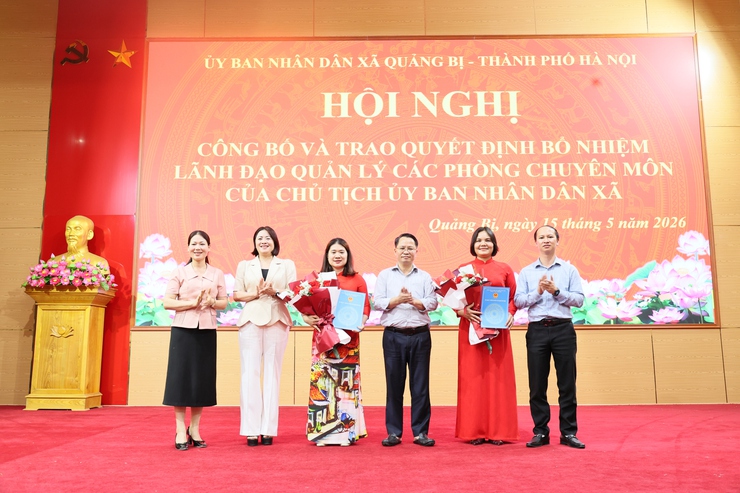 UBND xã Quảng Bị tổ chức Hội nghị công bố và trao Quyết định bổ nhiệm lãnh đạo quản lý các phòng chuyên môn- Ảnh 3.