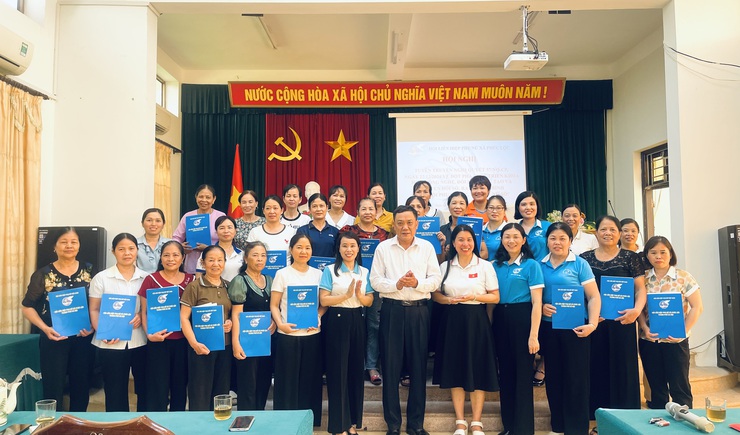 Hội Liên hiệp Phụ nữ xã Phúc Lộc tổ chức tập huấn nghiệp vụ công tác Hội và ra mắt mô hình "Chi hội số", "Tổ phụ nữ số"- Ảnh 8.