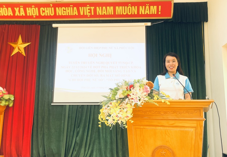Hội Liên hiệp Phụ nữ xã Phúc Lộc tổ chức tập huấn nghiệp vụ công tác Hội và ra mắt mô hình "Chi hội số", "Tổ phụ nữ số"- Ảnh 2.