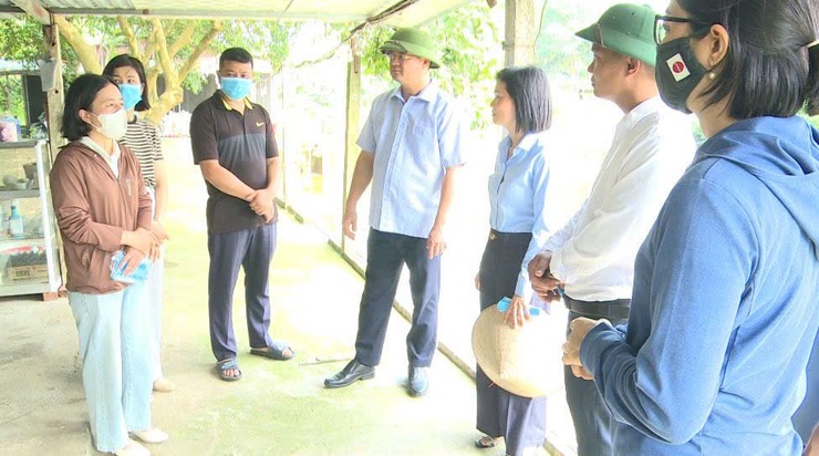 Đồng chí Chủ tịch UBND xã Lê Văn Thu thăm, rà soát các mô hình sản xuất nông nghiệp tiêu biểu trên địa bàn- Ảnh 3.