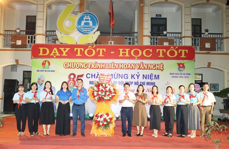Tùng Thiện sôi nổi liên hoan văn nghệ chào mừng 85 năm Ngày thành lập Đội TNTP Hồ Chí Minh- Ảnh 1.