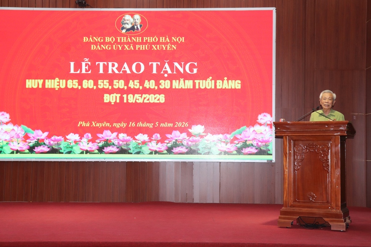 ĐẢNG BỘ XÃ PHÚ XUYÊN TRANG TRỌNG TỔ CHỨC LỄ TRAO HUY HIỆU ĐẢNG ĐỢT 19/5; KỶ NIỆM 136 NĂM NGÀY SINH CHỦ TỊCH HỒ CHÍ MINH VÀ KHAI MẠC HỘI THI BÁO CÁO VIÊN, TUYÊN TRUYỀN VIÊN GIỎI NĂM 2026- Ảnh 11.