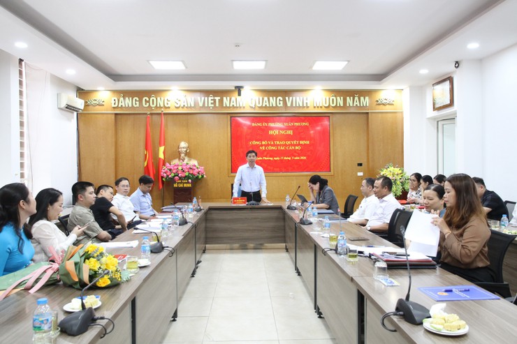 Đảng ủy phường Xuân Phương công bố quyết định chuẩn y Ủy viên UBKT Đảng ủy phường nhiệm kỳ 2025-2030 - Ảnh 1.
