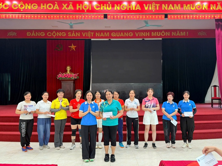 SÔI NỔI GIẢI THI ĐẤU BÓNG CHUYỀN HƠI NỮ XÃ VĨNH THANH NĂM 2026- Ảnh 10. SÔI NỔI GIẢI THI ĐẤU BÓNG CHUYỀN HƠI NỮ XÃ VĨNH THANH NĂM 2026- Ảnh 10.