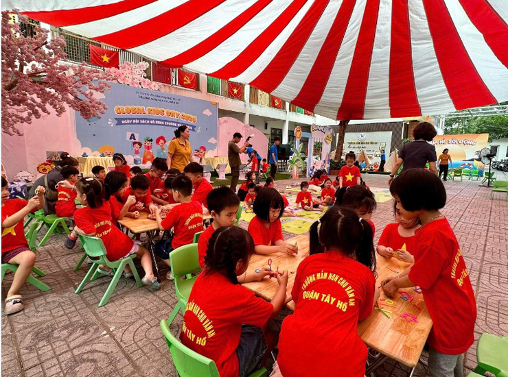 Trường Mầm non Chu Văn An tổ chức thành công "Global Kids Day - Ngày hội sách và rung chuông vàng 2026"- Ảnh 3.