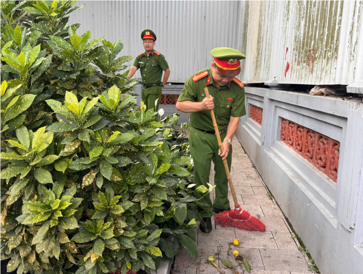 Công an phường Tây Hồ khắc ghi lời Bác dạy, lan tỏa tinh thần vì Nhân dân phục vụ- Ảnh 7.