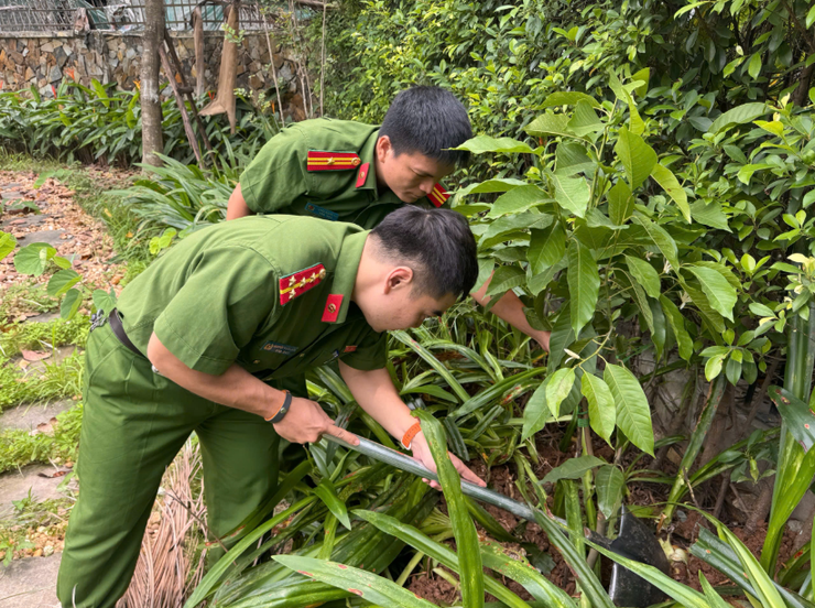 Công an phường Tây Hồ khắc ghi lời Bác dạy, lan tỏa tinh thần vì Nhân dân phục vụ- Ảnh 9.