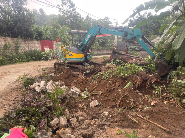 Gương sáng hiến đất mở đường: Bà Trần Thị Sáu (thôn 2) – Tấm lòng vì sự an toàn và phát triển quê hương Bất Bạt- Ảnh 1.