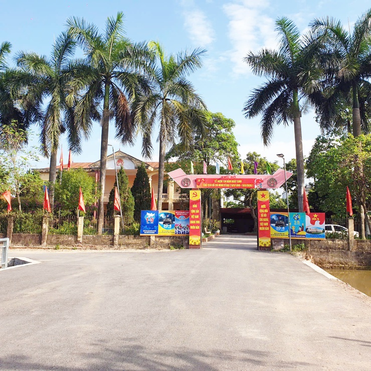 Xã Hòa Phú rực rỡ cờ hoa thiết thực chào mừng Kỷ niệm 136 năm ngày sinh Chủ tịch Hồ Chí Minh- Ảnh 12.