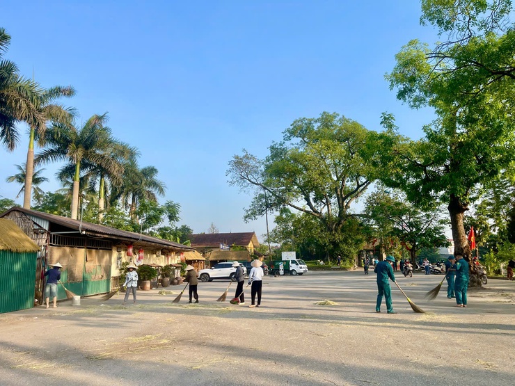 PHƯỜNG SƠN TÂY RA QUÂN TỔNG VỆ SINH MÔI TRƯỜNG, ĐẢM BẢO TRẬT TỰ ĐÔ THỊ, TRẬT TỰ CÔNG CỘNG TRÊN ĐỊA BÀN- Ảnh 4.