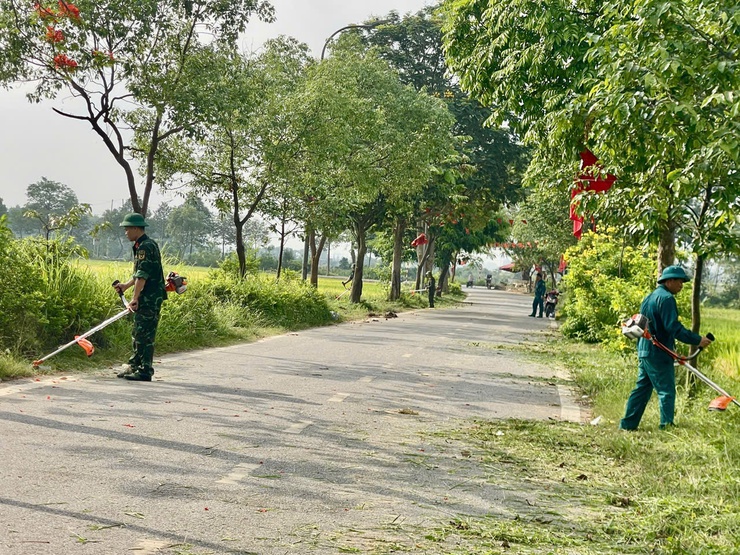 PHƯỜNG SƠN TÂY RA QUÂN TỔNG VỆ SINH MÔI TRƯỜNG, ĐẢM BẢO TRẬT TỰ ĐÔ THỊ, TRẬT TỰ CÔNG CỘNG TRÊN ĐỊA BÀN- Ảnh 1.