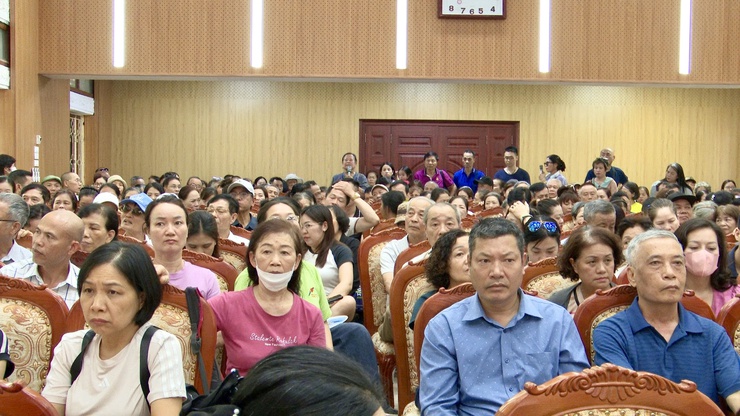 Xã Thư Lâm phối hợp tổ chức hội nghị hướng dẫn thủ tục hành chính cho các hộ tái định cư phường Hồng Hà- Ảnh 9.