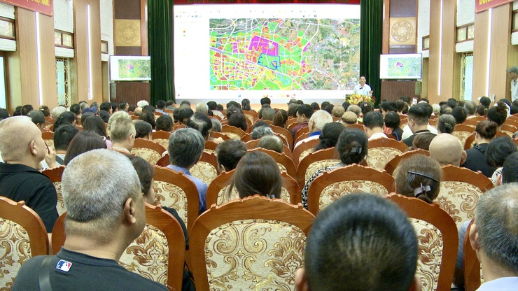 Xã Thư Lâm phối hợp tổ chức hội nghị hướng dẫn thủ tục hành chính cho các hộ tái định cư phường Hồng Hà- Ảnh 6.