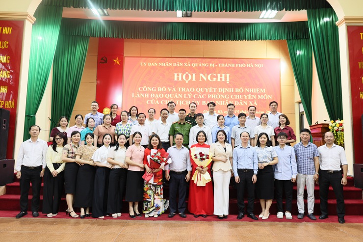 UBND xã Quảng Bị tổ chức Hội nghị công bố và trao Quyết định bổ nhiệm lãnh đạo quản lý các phòng chuyên môn- Ảnh 4.
