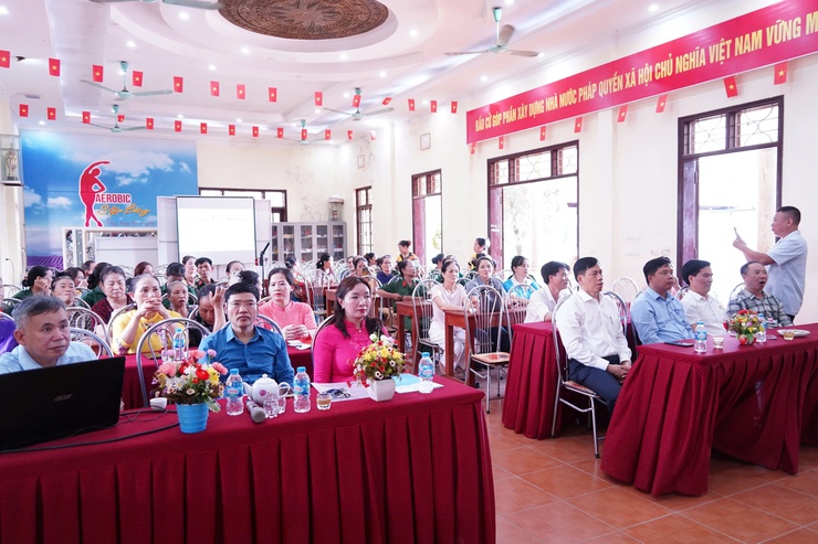 Hội LHPN phường Chương Mỹ bàn giao tuyến đường hoa, ra mắt mô hình “Ngôi nhà xanh”- Ảnh 1.