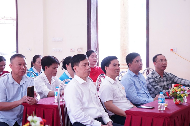 Hội LHPN phường Chương Mỹ bàn giao tuyến đường hoa, ra mắt mô hình “Ngôi nhà xanh”- Ảnh 4.