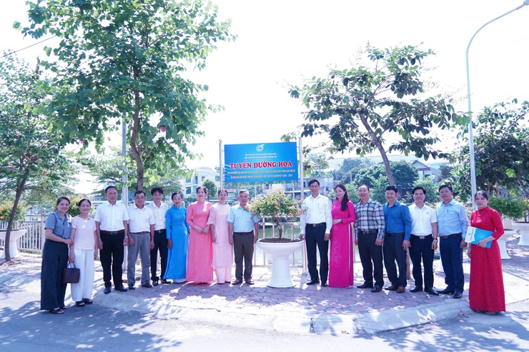 Hội LHPN phường Chương Mỹ bàn giao tuyến đường hoa, ra mắt mô hình “Ngôi nhà xanh”- Ảnh 8.