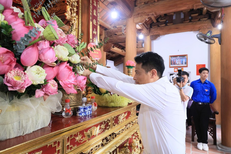 UỶ BAN MTTQ VÀ CÁC TỔ CHỨC CHÍNH TRỊ - XÃ HỘI XÃ THƯ LÂM TỔ CHỨC LỄ BÁO CÔNG DÂNG BÁC- Ảnh 13.