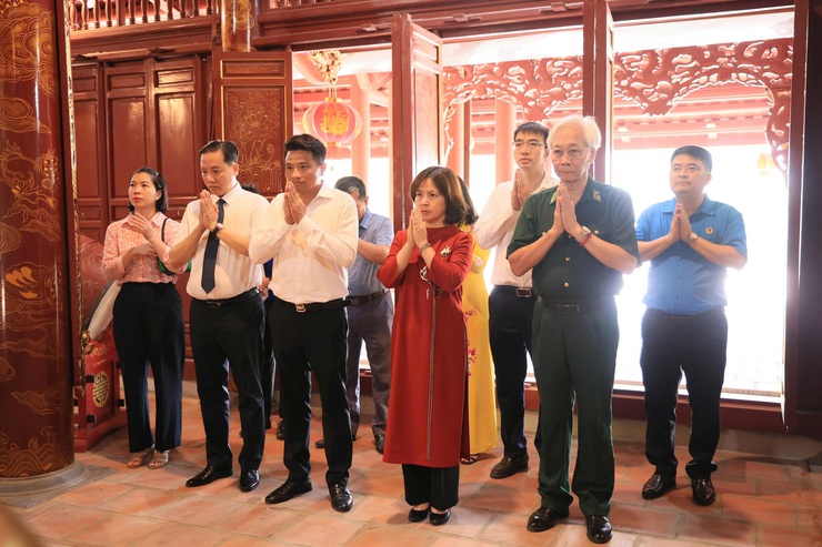 UỶ BAN MTTQ VÀ CÁC TỔ CHỨC CHÍNH TRỊ - XÃ HỘI XÃ THƯ LÂM TỔ CHỨC LỄ BÁO CÔNG DÂNG BÁC- Ảnh 11.