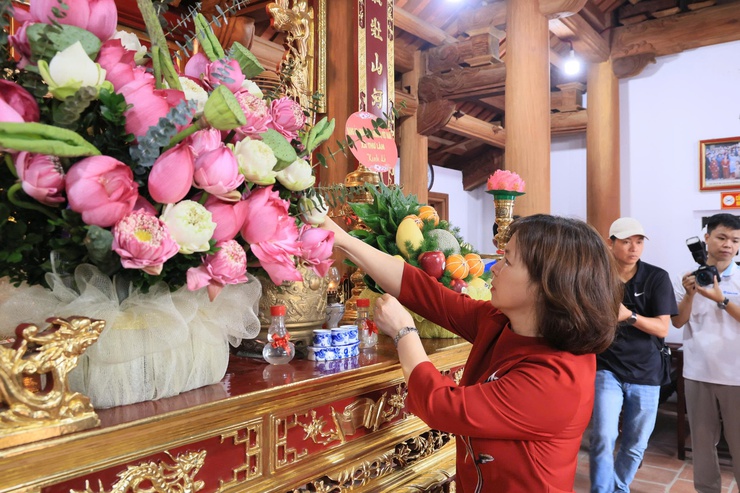 UỶ BAN MTTQ VÀ CÁC TỔ CHỨC CHÍNH TRỊ - XÃ HỘI XÃ THƯ LÂM TỔ CHỨC LỄ BÁO CÔNG DÂNG BÁC- Ảnh 12.