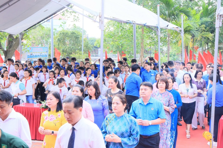 UỶ BAN MTTQ VÀ CÁC TỔ CHỨC CHÍNH TRỊ - XÃ HỘI XÃ THƯ LÂM TỔ CHỨC LỄ BÁO CÔNG DÂNG BÁC- Ảnh 8.
