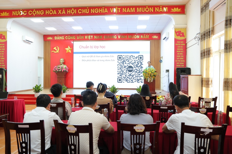 Mặt trận tổ quốc Việt Nam xã Phú Nghĩa tổ chức tập huấn công nghệ thông tin và ứng dụng trí tuệ nhân tạo (AI) cho đội ngũ cán bộ, công chức cơ quan MTTQ- Ảnh 1.