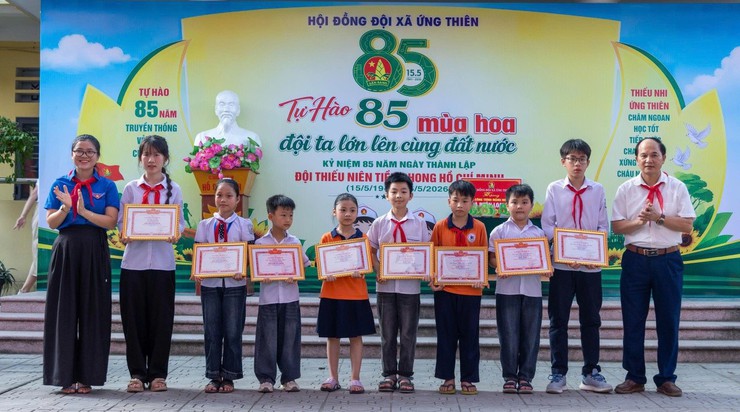 Hội đồng Đội xã Ứng Thiên tổ chức mít tinh kỷ niệm 85 năm Ngày thành lập Đội Thiếu niên Tiền phong Hồ Chí Minh- Ảnh 3.