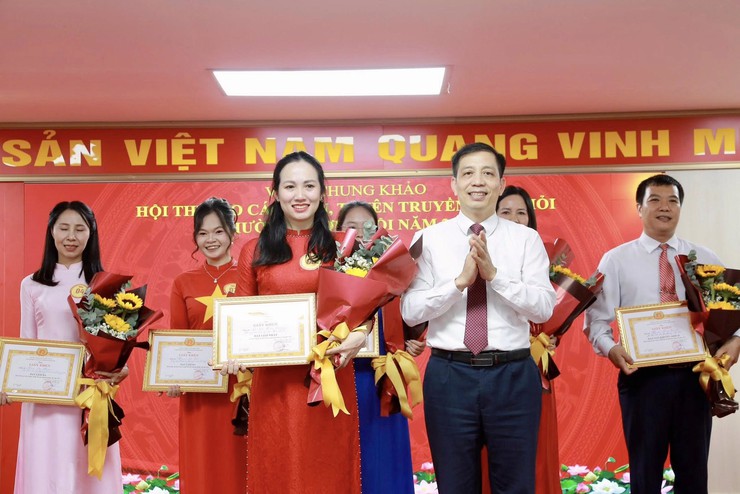 Chung khảo Hội thi báo cáo viên, tuyên truyền viên giỏi phường Dương Nội năm 2026- Ảnh 4.