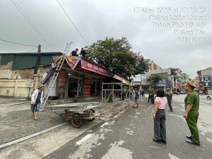 BCĐ 197 PHƯỜNG SƠN TÂY TIẾP TỤC RA QUÂN ĐẢM BẢO TRẬT TỰ ĐÔ THỊ, TRẬT TỰ CÔNG CỘNG TRÊN ĐỊA BÀN- Ảnh 2.