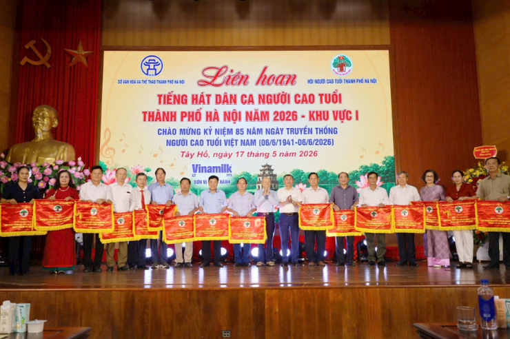 Tiếng hát dân ca Người cao tuổi Hà Nội 2026: Tôn vinh giá trị văn hóa truyền thống- Ảnh 5.