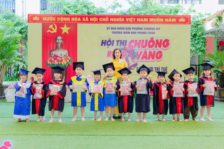 Trường Mầm non Phụng Châu tổ chức thành công Hội thi “Rung chuông vàng” năm học 2025–2026- Ảnh 13.