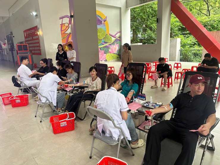 BCĐ vận động Hiến máu tình nguyện Phường Tây Hồ: Lan toả nghĩa cử cao đẹp vì cộng đồng- Ảnh 2.