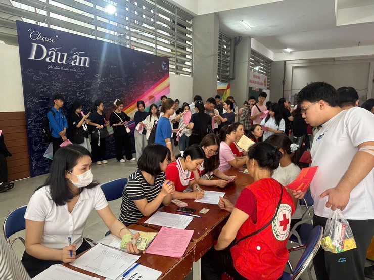 BCĐ vận động Hiến máu tình nguyện Phường Tây Hồ: Lan toả nghĩa cử cao đẹp vì cộng đồng- Ảnh 1.