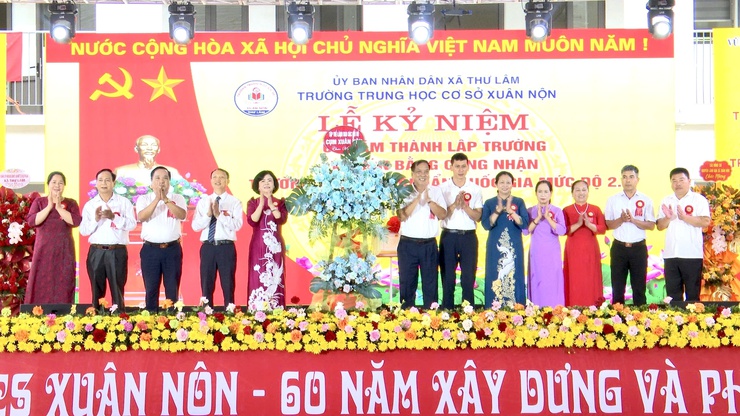 TRƯỜNG THCS XUÂN NỘN LONG TRỌNG TỔ CHỨC LỄ KỶ NIỆM 60 NĂM THÀNH LẬP TRƯỜNG VÀ ĐÓN NHẬN BẰNG CÔNG NHẬN TRƯỜNG ĐẠT CHUẨN QUỐC GIA MỨC ĐỘ 2- Ảnh 6.