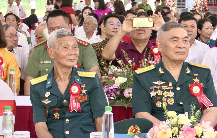 TRƯỜNG THCS XUÂN NỘN LONG TRỌNG TỔ CHỨC LỄ KỶ NIỆM 60 NĂM THÀNH LẬP TRƯỜNG VÀ ĐÓN NHẬN BẰNG CÔNG NHẬN TRƯỜNG ĐẠT CHUẨN QUỐC GIA MỨC ĐỘ 2- Ảnh 7.