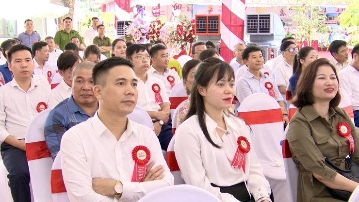TRƯỜNG THCS XUÂN NỘN LONG TRỌNG TỔ CHỨC LỄ KỶ NIỆM 60 NĂM THÀNH LẬP TRƯỜNG VÀ ĐÓN NHẬN BẰNG CÔNG NHẬN TRƯỜNG ĐẠT CHUẨN QUỐC GIA MỨC ĐỘ 2- Ảnh 9.
