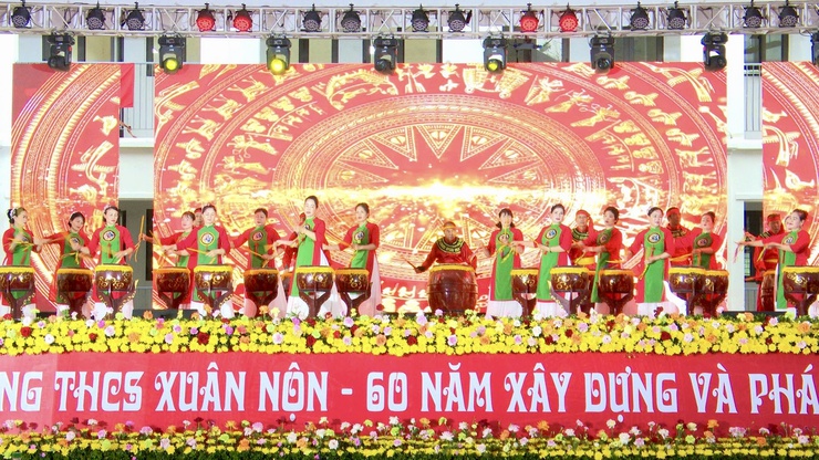 TRƯỜNG THCS XUÂN NỘN LONG TRỌNG TỔ CHỨC LỄ KỶ NIỆM 60 NĂM THÀNH LẬP TRƯỜNG VÀ ĐÓN NHẬN BẰNG CÔNG NHẬN TRƯỜNG ĐẠT CHUẨN QUỐC GIA MỨC ĐỘ 2- Ảnh 20.