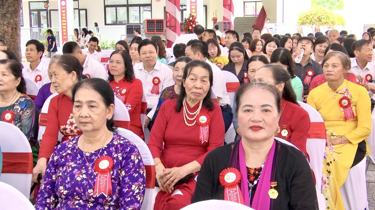 TRƯỜNG THCS XUÂN NỘN LONG TRỌNG TỔ CHỨC LỄ KỶ NIỆM 60 NĂM THÀNH LẬP TRƯỜNG VÀ ĐÓN NHẬN BẰNG CÔNG NHẬN TRƯỜNG ĐẠT CHUẨN QUỐC GIA MỨC ĐỘ 2- Ảnh 10.
