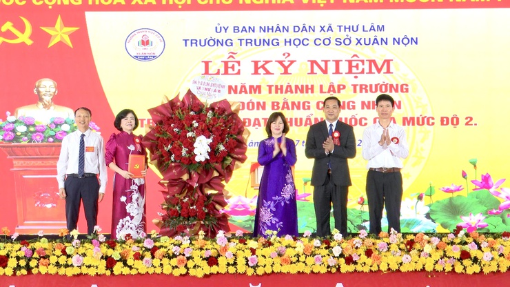 TRƯỜNG THCS XUÂN NỘN LONG TRỌNG TỔ CHỨC LỄ KỶ NIỆM 60 NĂM THÀNH LẬP TRƯỜNG VÀ ĐÓN NHẬN BẰNG CÔNG NHẬN TRƯỜNG ĐẠT CHUẨN QUỐC GIA MỨC ĐỘ 2- Ảnh 4.