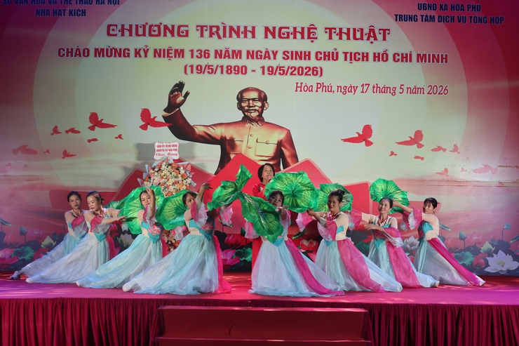 Chương trình biểu diễn nghệ thuật đặc biệt chào mừng kỷ niệm 136 năm Ngày sinh Chủ tịch Hồ Chí Minh- Ảnh 3.